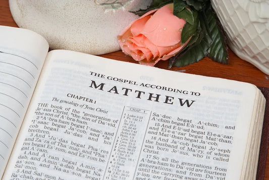 7 In-Depth Books for Analyzing the Bible: A Comprehensive Guide